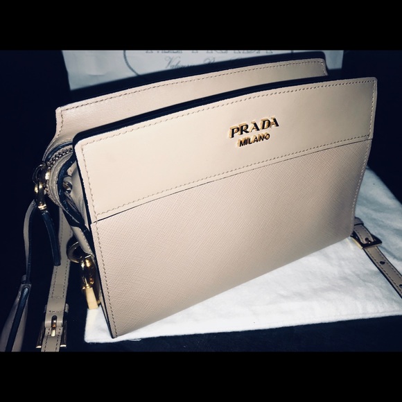 Saffiano leather shoulder bag - Picture 1 of 8